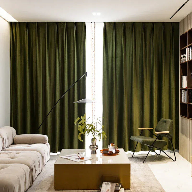 Habillage de Fenêtres Moderne – Drapés Velours Vert Olive Isolants et Élégants pour Pièce de Vie