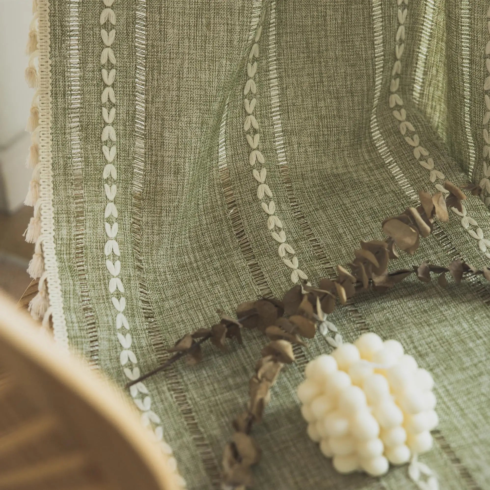 Rideau Bohème Rustiques – Broderie Texturée et Pompons Vintage, Pour Chambre, Salon ou Cuisine