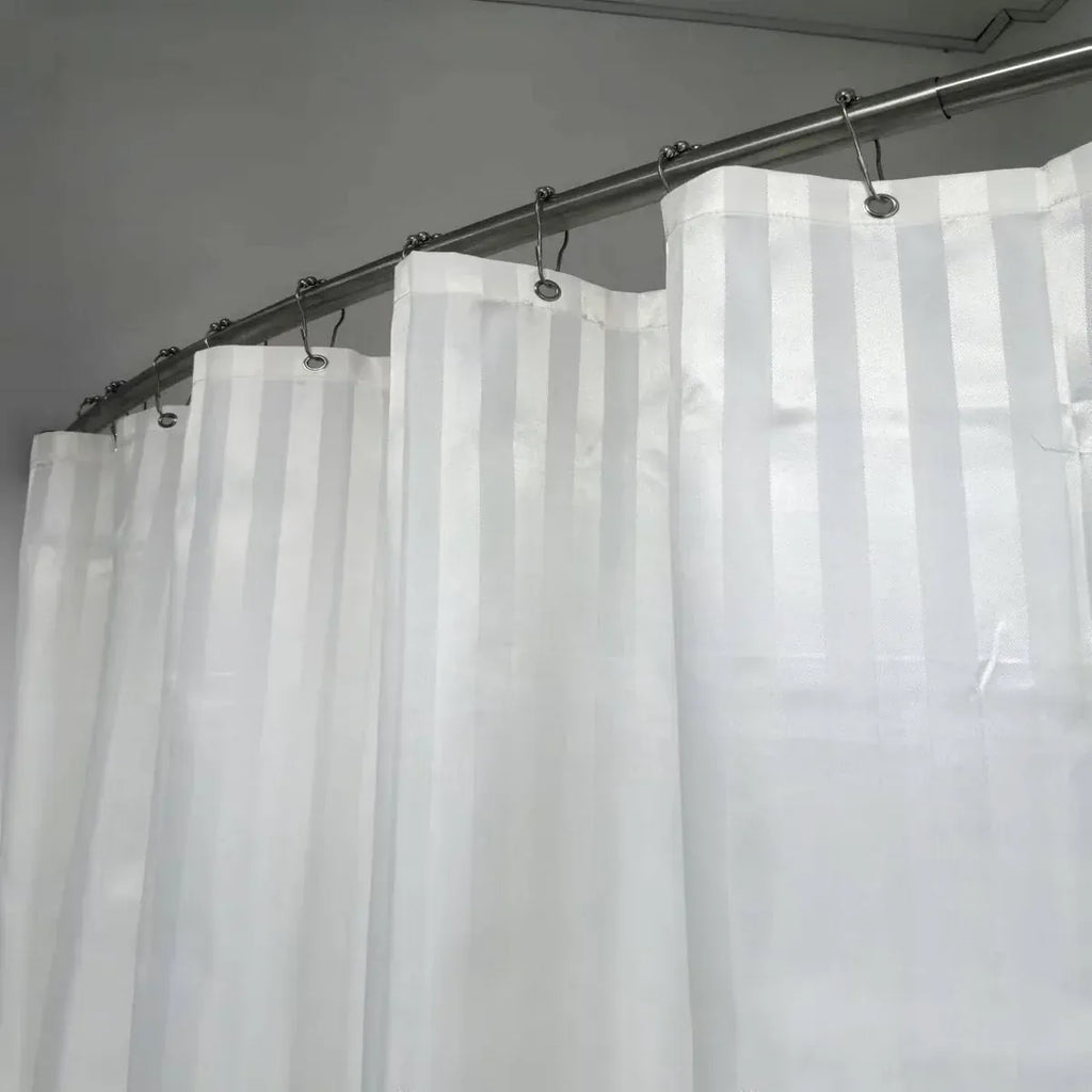 Rideau de Douche Satin Rayé – Tissu Polyester Lavable, Qualité Hôtel, Bas Lesté